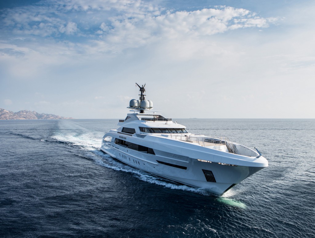 HeesenYachts_GalacticaStar1_Luxe
