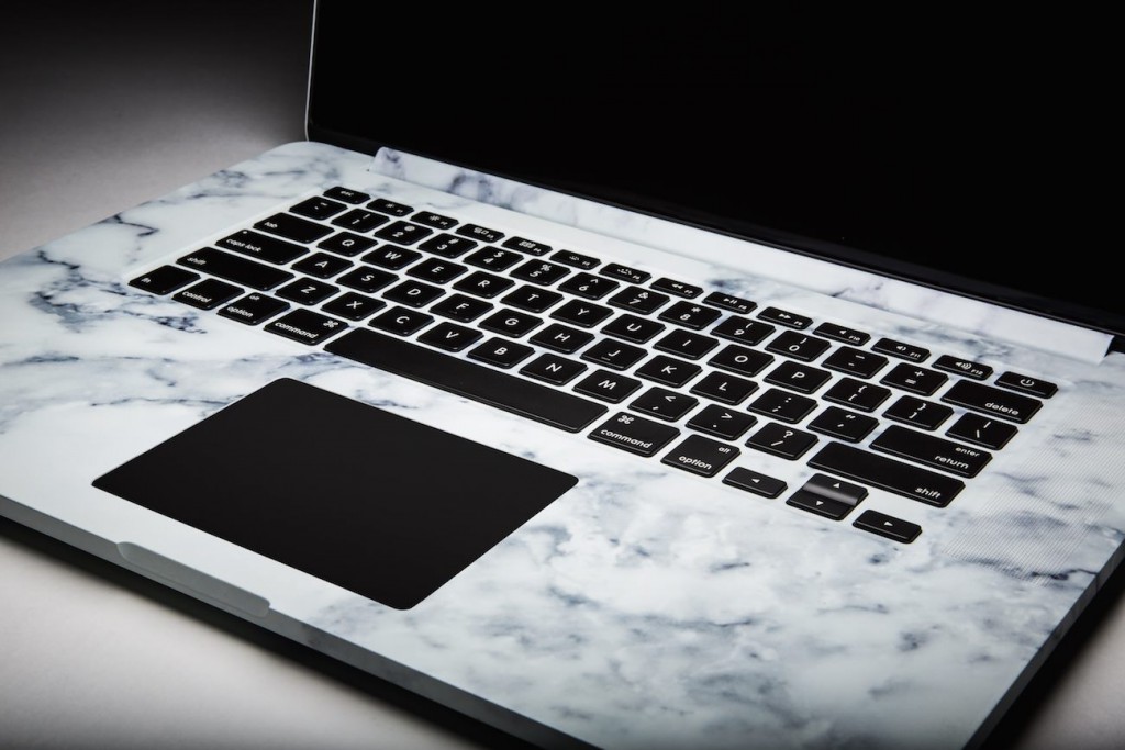 Colorware Macbook ColorWare MacBook Marble : Une personnalisation exceptionnelle