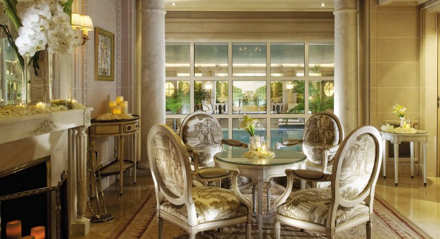 Four Seasons George V : Un hôtel de prestige au cœur de Paris