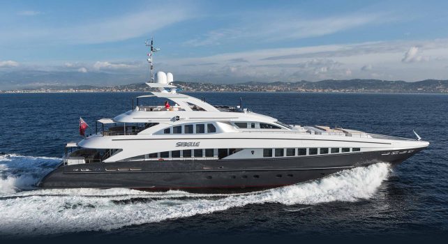 Yacht Sibelle : La merveille dessinée par Omega remis en vente