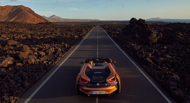 BMW i8 Roadster : Une hybride au look futuriste