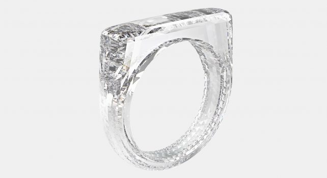 The (Red) Diamond Ring : Une bague conçue par les ingénieurs d&rsquo;Apple vendue aux enchères pour 256.250$