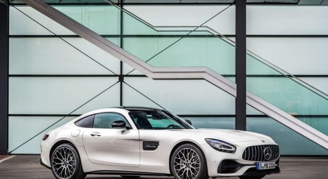 Mercedes AMG GT et GTR PRO : Les deux nouveaux super-bolides allemands