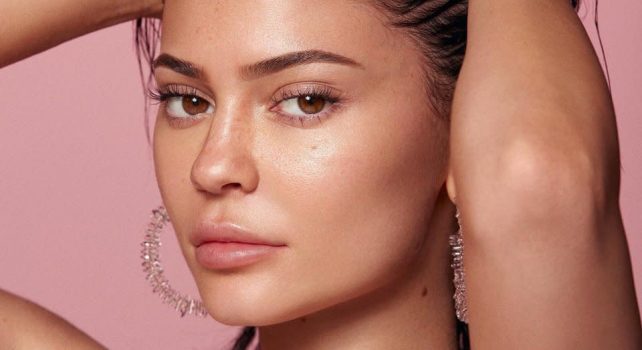 Kylie Cosmetics : La marque de la superstar Kylie Jenner rachetée par le groupe Coty