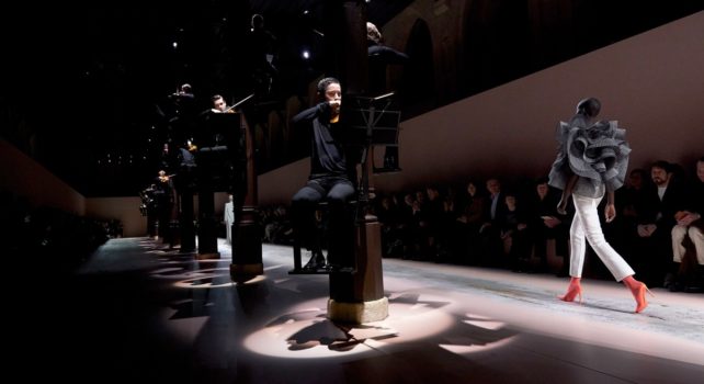 Givenchy Printemps/Été 2021 : Lettre d&rsquo;amour à Hubert de Givenchy