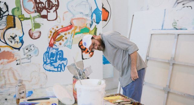 Eddie Martinez : Artiste de l’ombre et peintures de lumière
