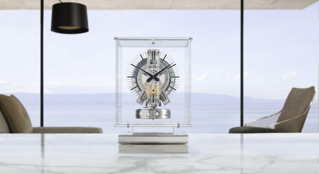 Jaeger-LeCoultre Atmos Transparente : La sobriété au service de la précision horlogère