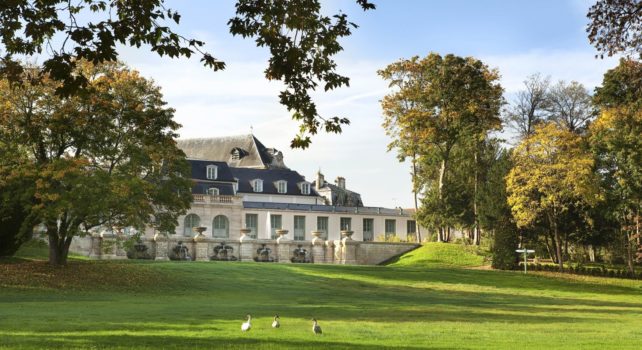 L’ Auberge du Jeu de Paume : Un voyage temporel unique dans l’Histoire de France