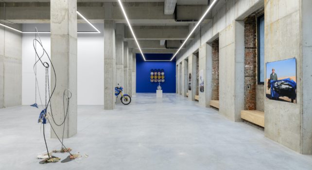 « Tout est Bleu » : La nouvelle exposition signée Julien Boudet chez Stems Gallery
