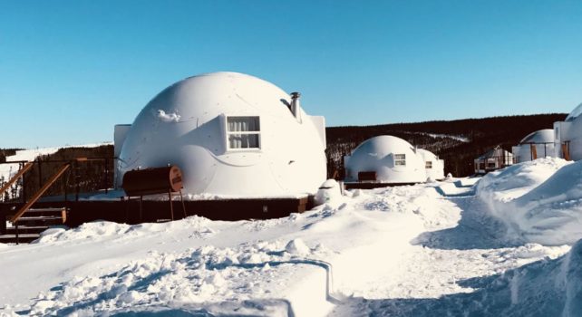 Borealis Basecamp : Des igloos pour découvrir les aurores boréales