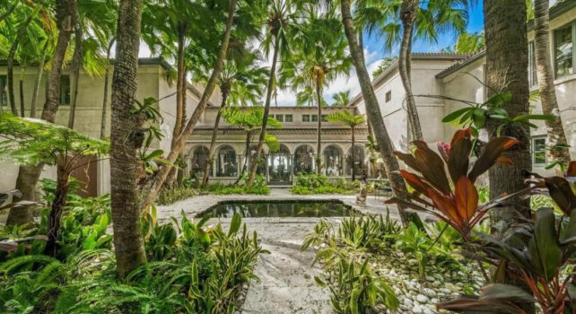 Phil Collins : L&rsquo;artiste vend sa propriété de Miami pour 40 millions de dollars