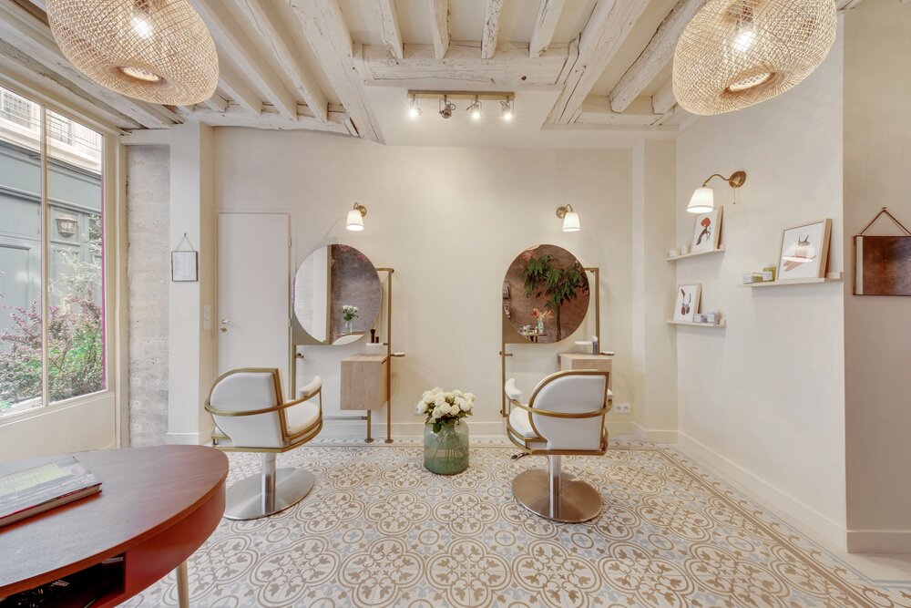 L’attribut alt de cette image est vide, son nom de fichier est SalondecoiffureMAISONROSEDONALDaPARIS3.jpg.