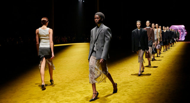Le savoir faire italien à toutes épreuves : Ce qu’il faut retenir de la Fashion Week Milanaise A/H 2022-2023.
