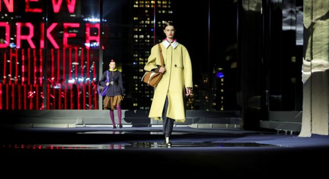 Designers en vogue et tendances de l’hiver prochain : Ce qu’il faut retenir de la Fashion Week New-Yorkaise A/H 2022-2023.