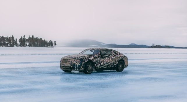 Rolls-Royce Spectre : La 1ère automobile électrique signée RR est prévue pour 2023