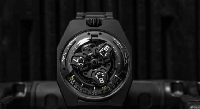 Urwerk UR-100V Full Black Titanium Jacket : Une nouvelle édition en acier pour une beauté brute