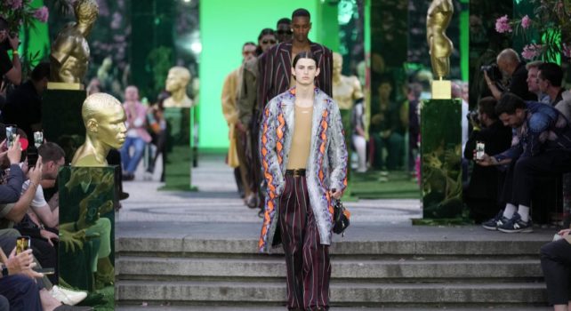 Versace Homme Printemps/Été 2023 : « Maître de sa propre déclaration »
