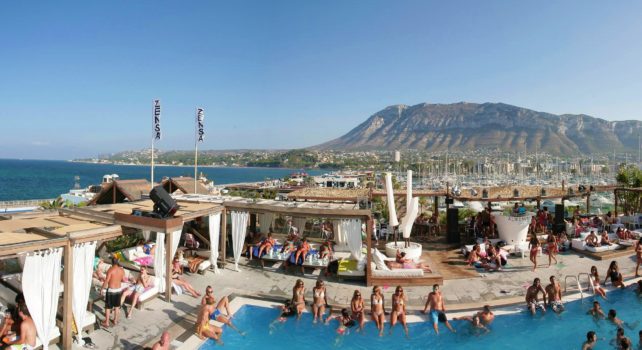 Fine & Country Costa Blanca North  : La meilleure agence immobilière par les Luxury Lifestyle Awards fête avec sa filiale ses 21 ans d&rsquo;expertise