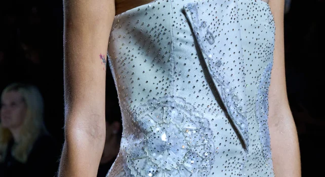 Giorgio Armani Printemps/Été 2023 : Sensualité et légèreté