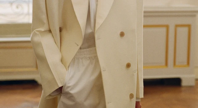 The Row Pre-Fall 2023 : Le luxe intemporel et enivrant