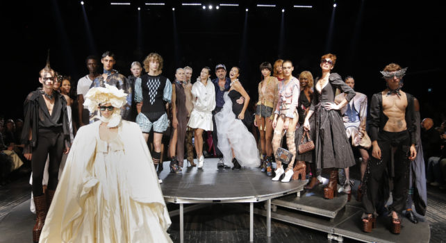 Vivienne Westwood Printemps/Été 2023 : S’exprimer, se libérer, s&rsquo;adorer