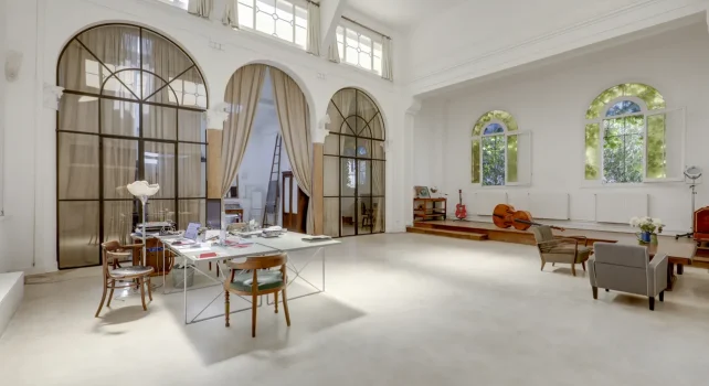 Paris Ouest Sotheby’s : Un temple réhabilité avec jardin à vendre