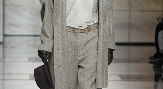 Giorgio Armani Homme Automne/Hiver 2023 : L’infatigable Mr Armani frappe encore avec justesse
