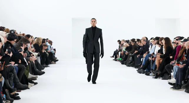 Givenchy Homme Automne/Hiver 2023 : La rencontre du tailoring et du streetwear