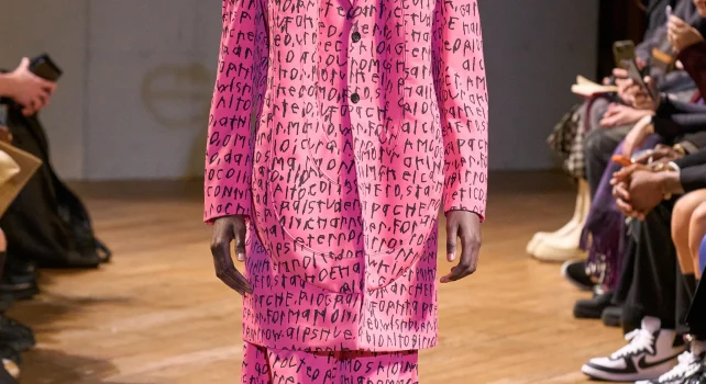Comme des Garçons Automne/Hiver 2023 : L&rsquo;adaptation de l&rsquo;avant-garde
