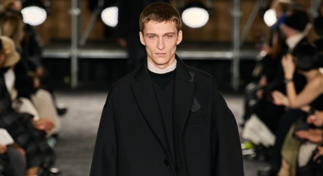 Sacai Automne/Hiver 2023 : La dimension du temps et de l&rsquo;espace