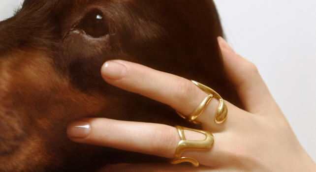 Elegant Friends : L&rsquo;éditorial Joaillerie & Accessoires – Été 2023