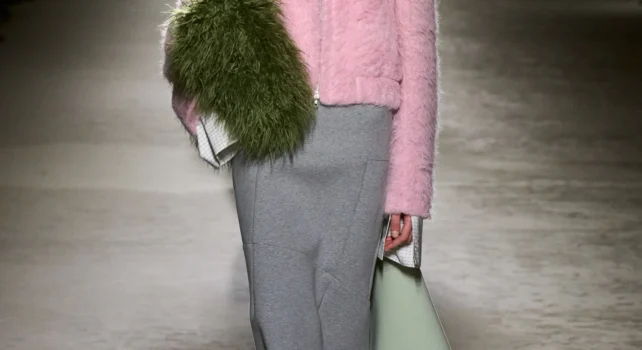 Dries Van Noten Automne/Hiver 2024 : Le maître des couleurs