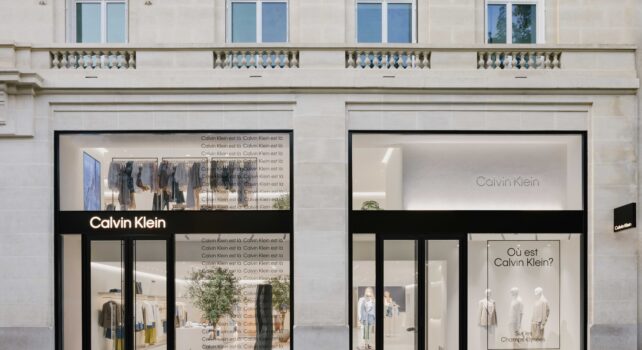 Calvin Klein « Chalk » : L’ouverture événement du flagship sur les Champs-Élysées