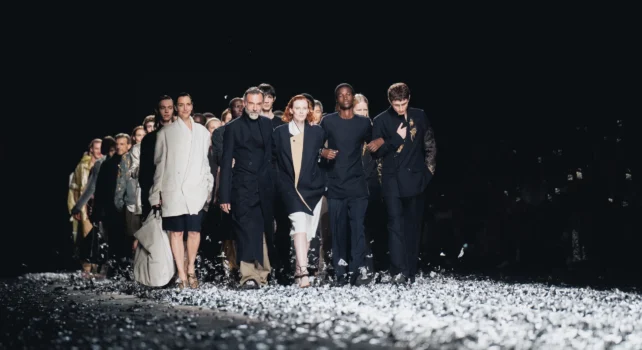Dries Van Noten « From you, From Dries » Printemps/Été 2025 : Nostalgie du futur