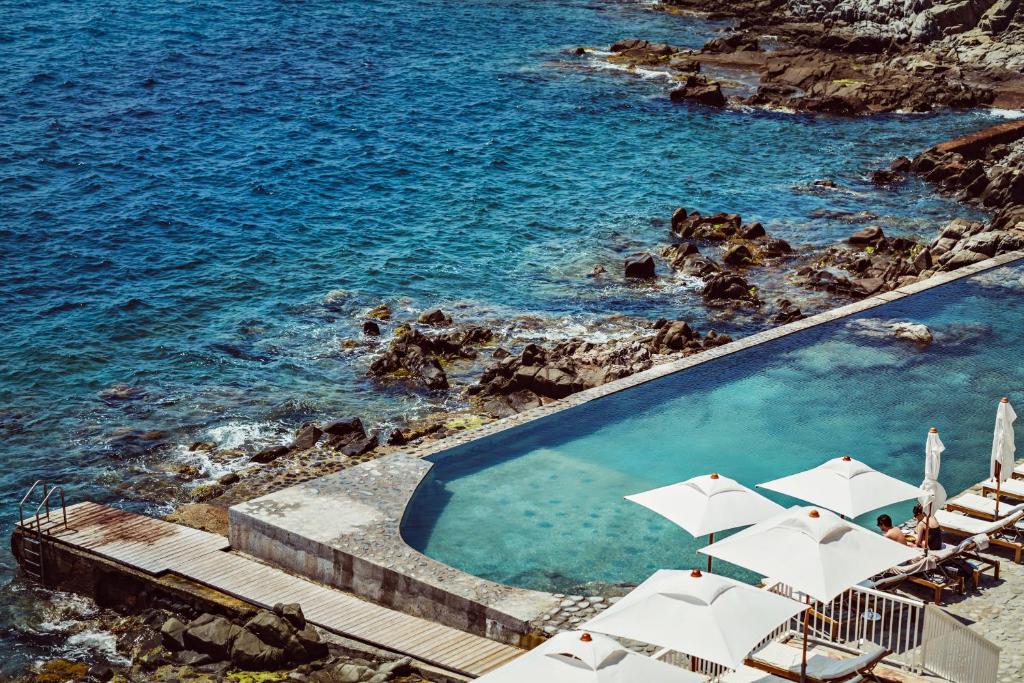 Hôtels de luxe : Les Roches Rouges / Pool