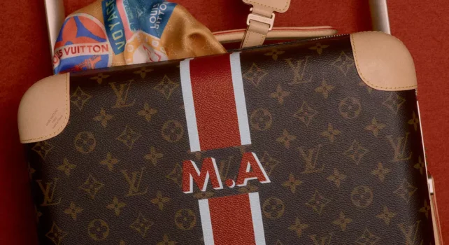 Louis Vuitton : Le Monogramme à l’ère de la personnalisation digitale