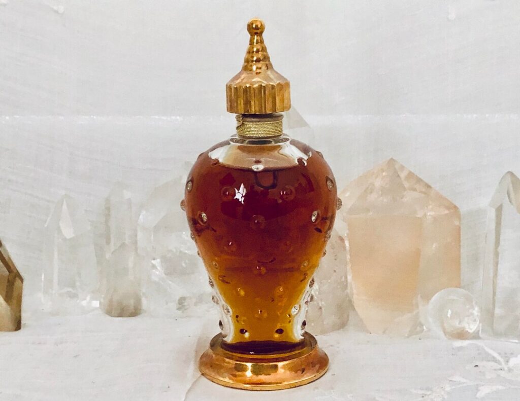 parfums les plus chers du monde : Caron Poivre en flacon cristal Baccarat au col en or blanc, parfum unisexe créé en 1954