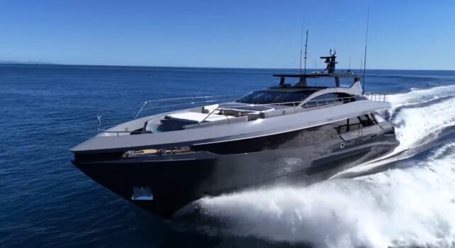 Unleash the Lion : Max Verstappen fait son entrée à Monaco à bord du puissant Mangusta GranSport 33