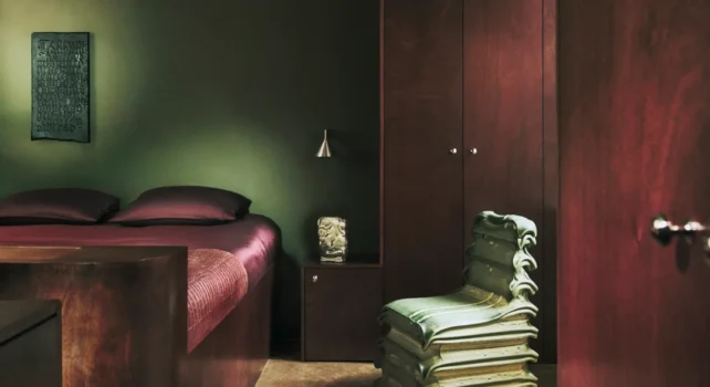 Jérémy Chaillou signe un appartement Place des Vosges à Paris, manifeste de design contemporain