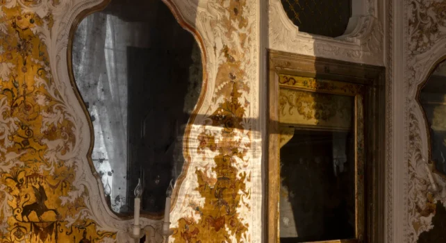 À Venise, Dries Van Noten inaugure une fondation, nouveau temple célébrant l’âme de l’artisanat