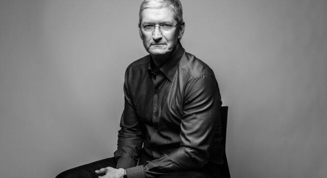 Tim Cook quitte Apple : John Ternus prend les rênes d’une entreprise à 4 000 milliards de dollars