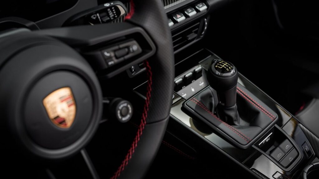 La Porsche 911 GT3 S/C, la première GT3 cabriolet de l'histoire : intérieur.