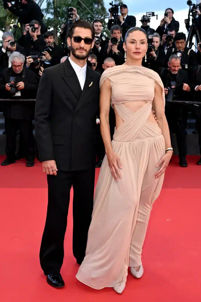 looks iconiques du Festival de Cannes 2026 - Pierre Niney & Natasha Andrewsa
