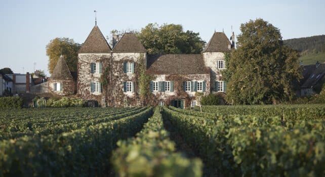 Château de la Commaraine : Huit siècles d’histoire réinventés en hôtel d’exception au cœur des vignobles de Pommard