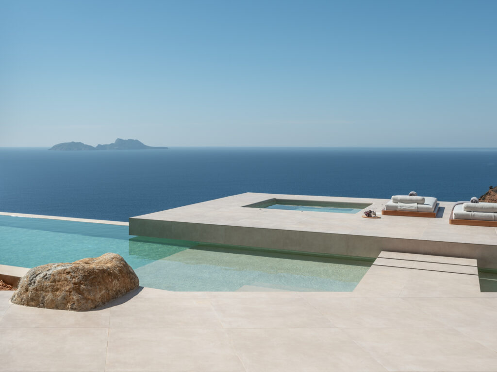 Keras Cliff House piscine