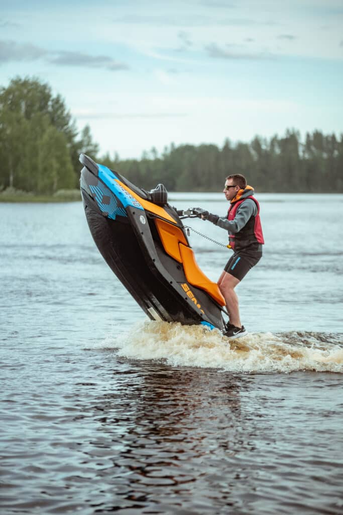 Sea-Doo Spark : l'art de faire des figures en scooter des mers