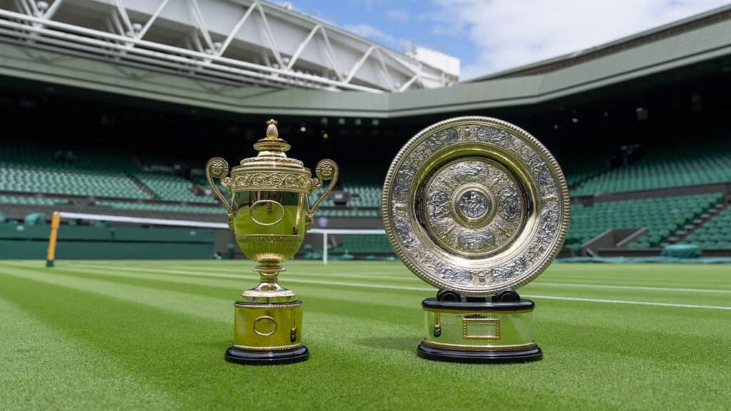Les trophées masculin et féminin de Wimbledon