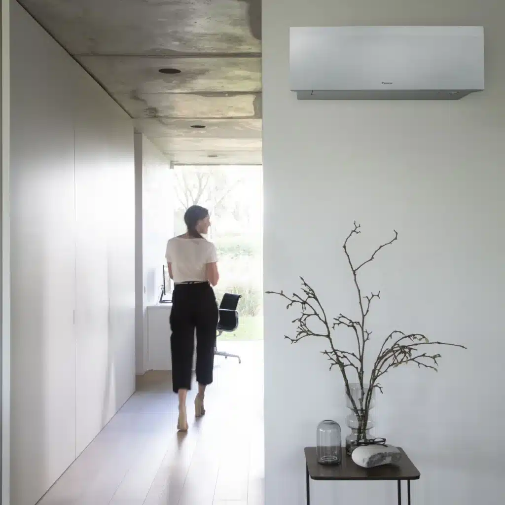 climatiseurs de luxe Daikin Emura 3 dans un intérieur