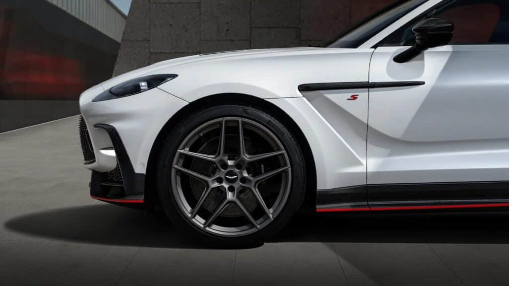 Aston Martin DBX S focus jantes