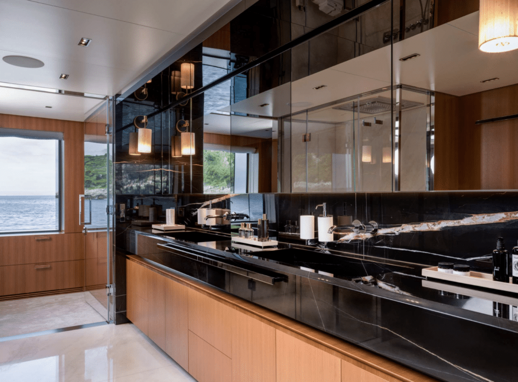 Cuisine  Riva 54Metri 